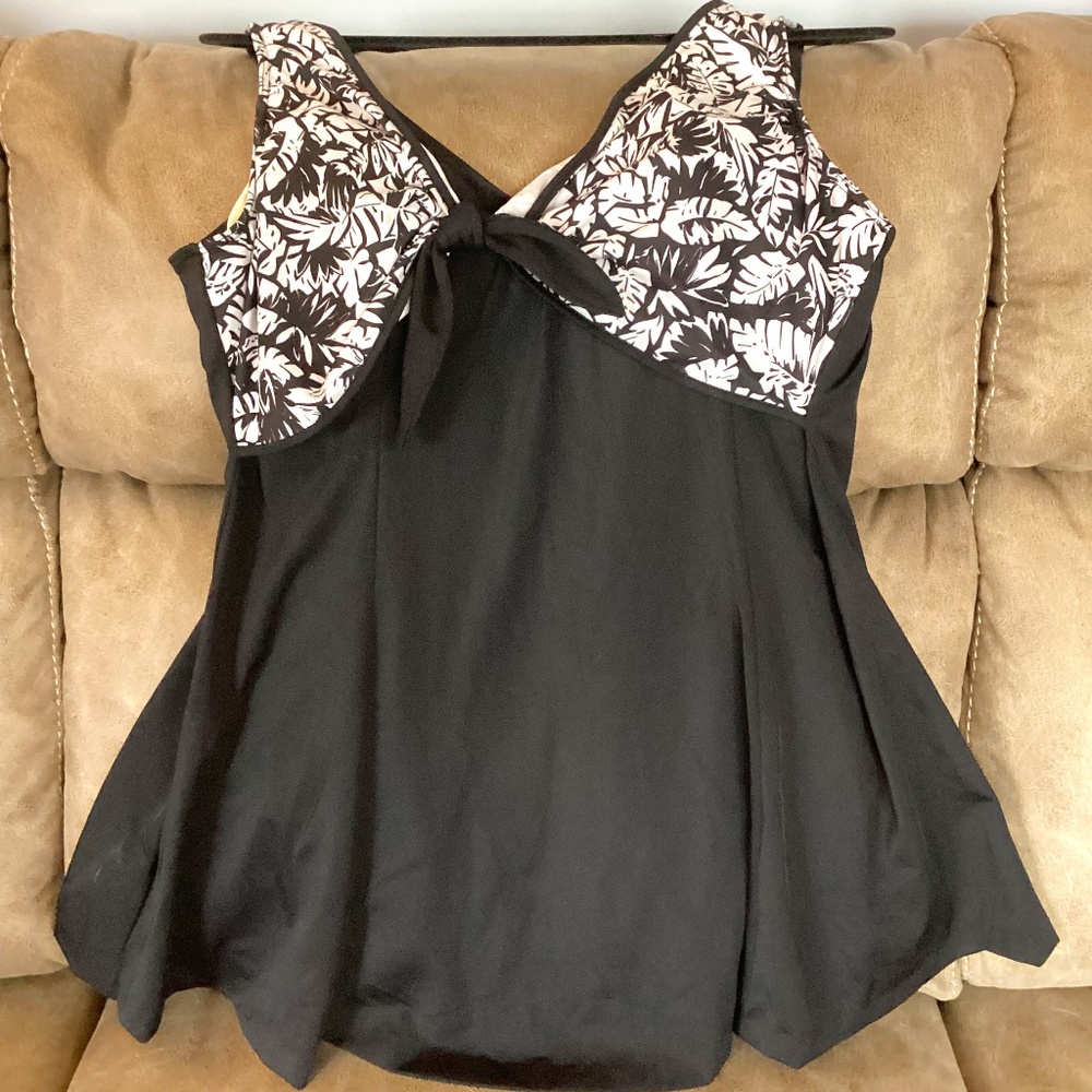 It Figures Slender Thighs 20w plus Swim Dress suit like new